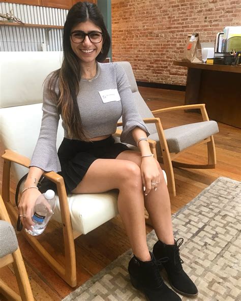 Mia Khalifa Nude Porn Pics